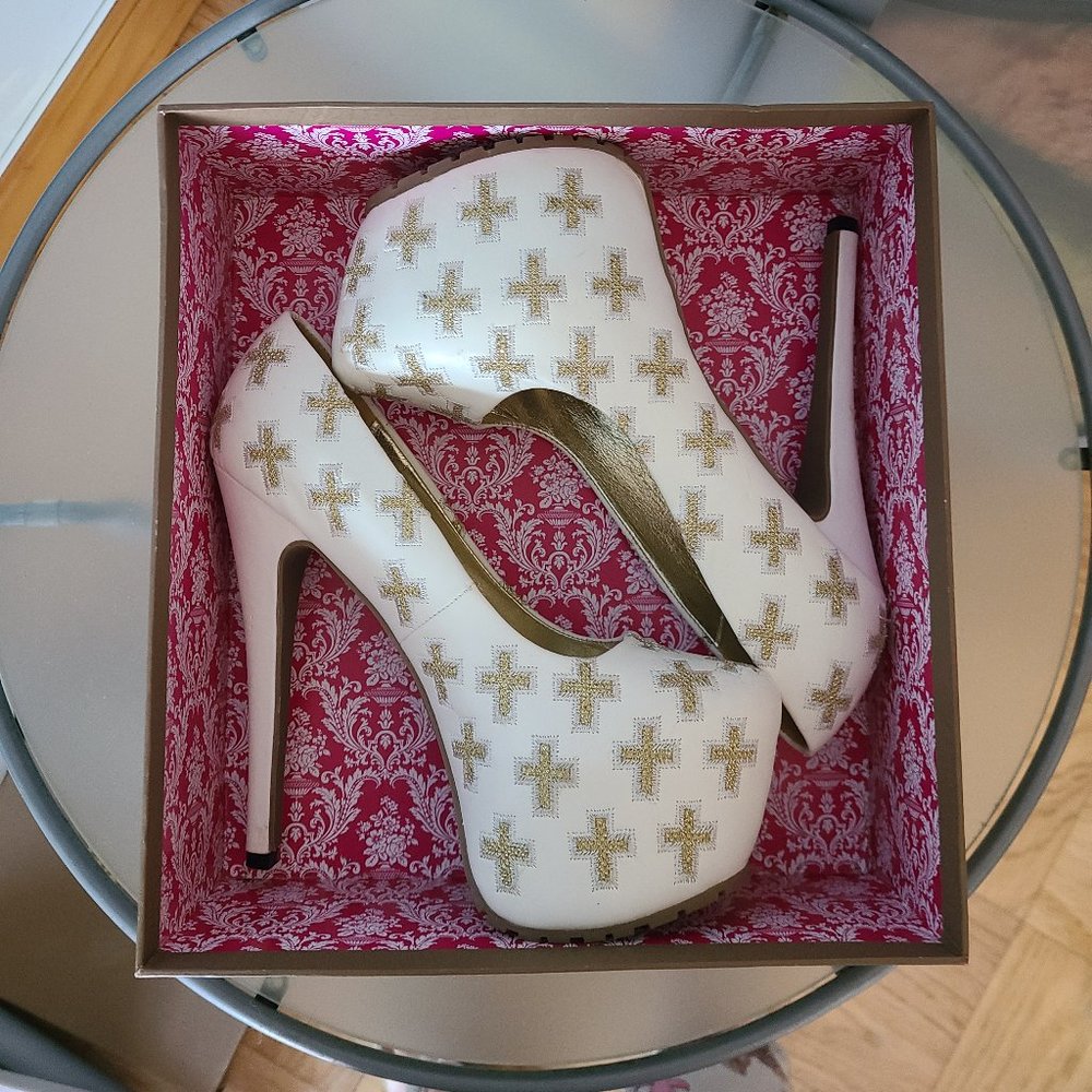 Privileged Shoes Pottre WHITE Toe GOLD Cross hills
